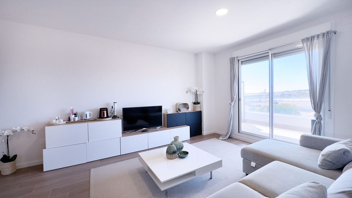 Middle Floor Apartment in Marbella, Costa del Sol – 3 beds – 475000 € - photo 3 of 17