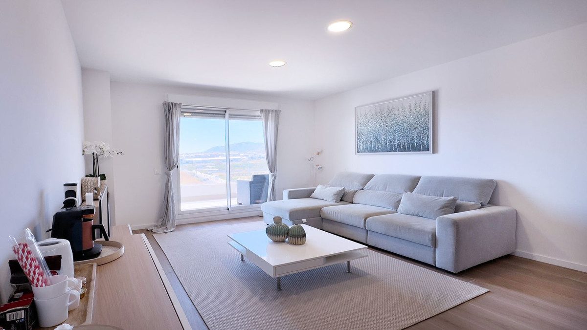 Middle Floor Apartment in Marbella, Costa del Sol – 3 beds – 475000 € - photo 4 of 17