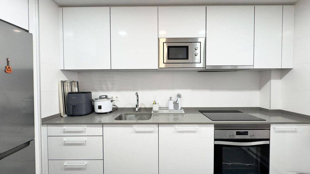 Middle Floor Apartment in Marbella, Costa del Sol – 3 beds – 475000 € - photo 6 of 17