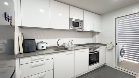 Middle Floor Apartment in Marbella, Costa del Sol – 3 beds – 475000 € - photo 7 of 17