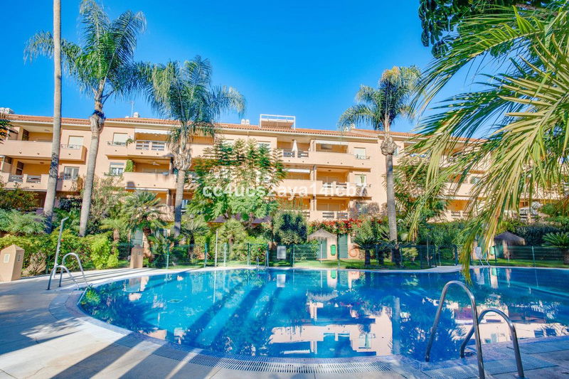 Middle Floor Apartment in Marbella, Costa del Sol – 3 beds – 455000 €