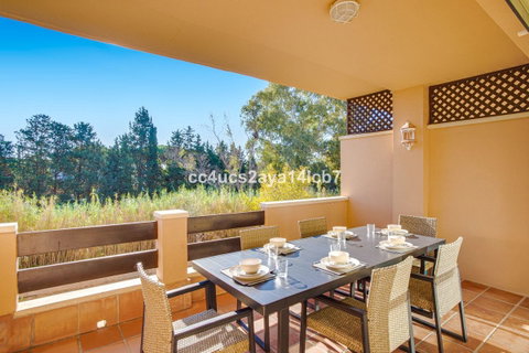 Middle Floor Apartment in Marbella, Costa del Sol – 3 beds – 455000 € - photo 4 of 26