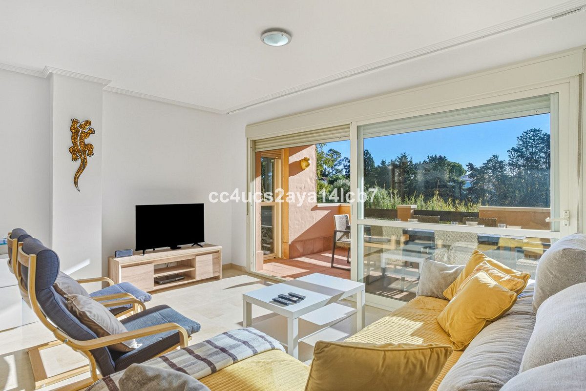 Middle Floor Apartment in Marbella, Costa del Sol – 3 beds – 455000 € - photo 6 of 26