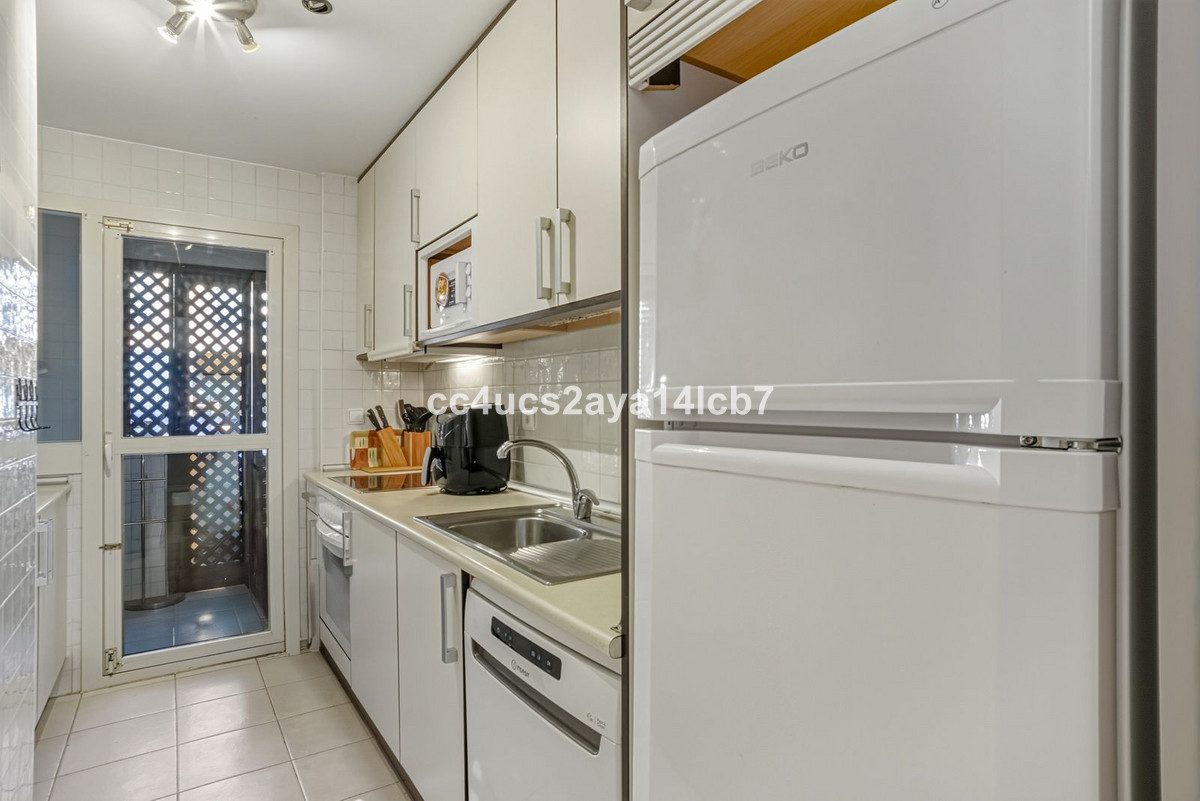 Middle Floor Apartment in Marbella, Costa del Sol – 3 beds – 455000 € - photo 10 of 26