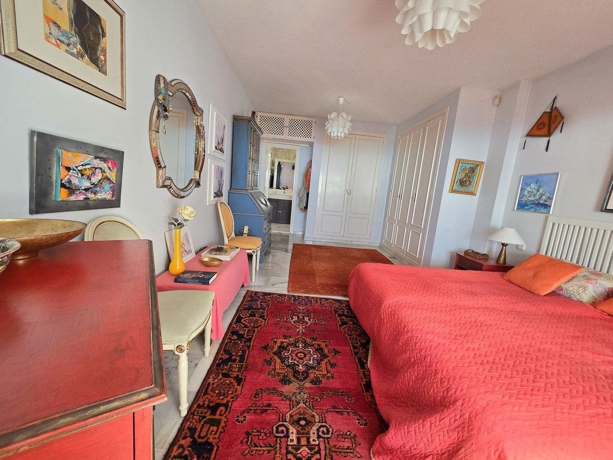 Middle Floor Apartment in Marbella, Costa del Sol – 2 beds – 399000 € - photo 6 of 26