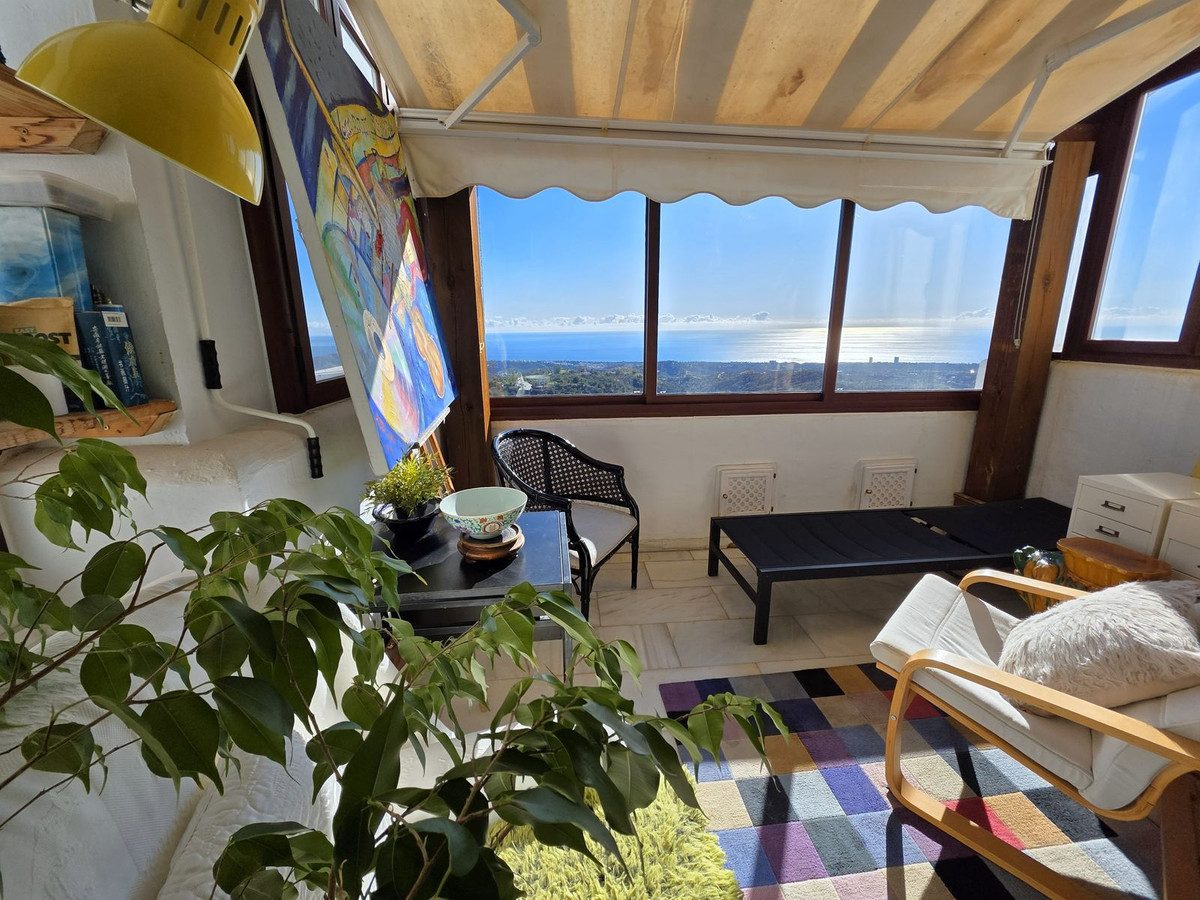 Middle Floor Apartment in Marbella, Costa del Sol – 2 beds – 399000 € - photo 9 of 26