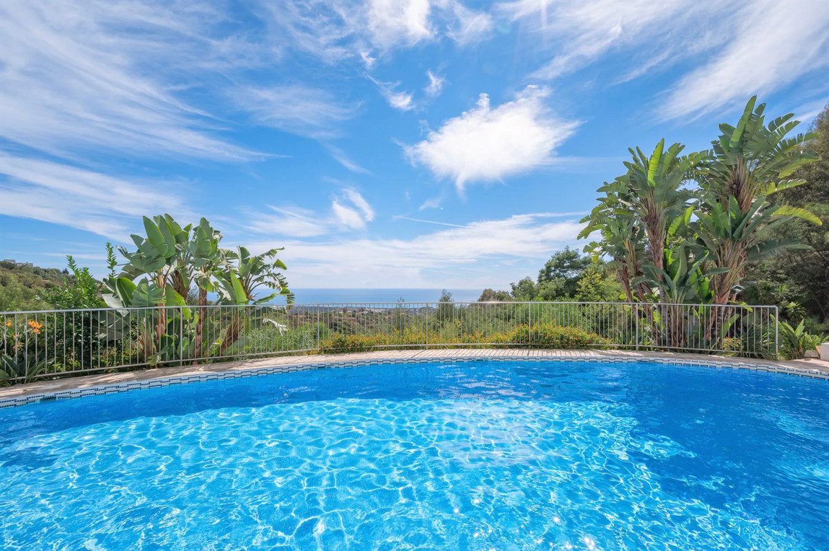 Middle Floor Apartment in Marbella, Costa del Sol – 2 beds – 399000 € - photo 14 of 26
