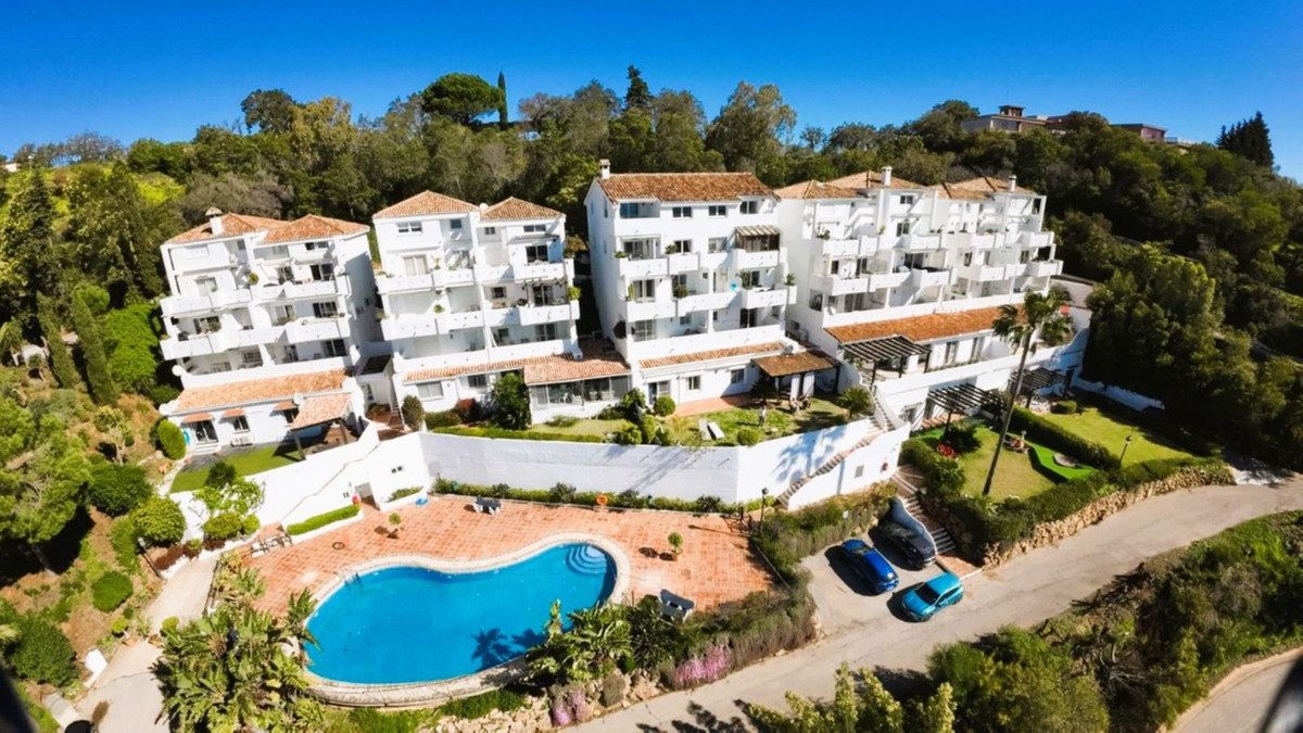 Middle Floor Apartment in Marbella, Costa del Sol – 2 beds – 399000 € - photo 17 of 26