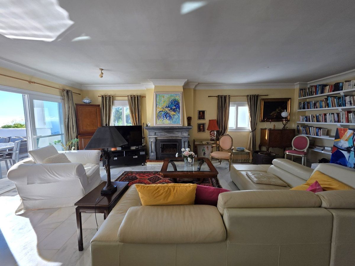 Middle Floor Apartment in Marbella, Costa del Sol – 2 beds – 399000 € - photo 19 of 26