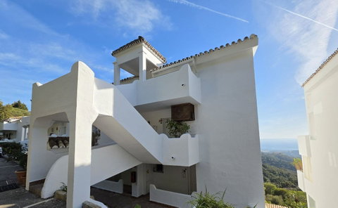 Middle Floor Apartment in Marbella, Costa del Sol – 2 beds – 399000 € - photo 22 of 26