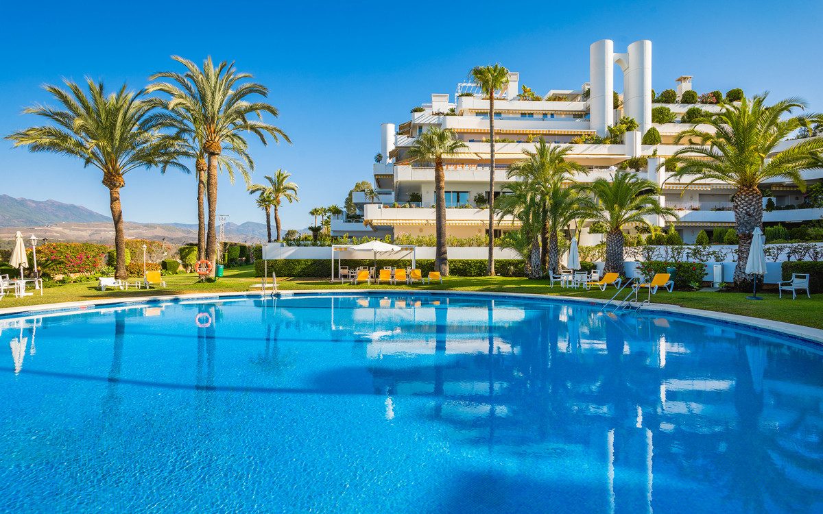 Middle Floor Apartment in Marbella, Costa del Sol – 2 beds – 795000 € - photo 6 of 24