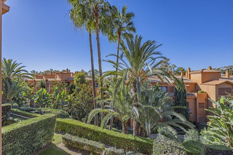 Middle Floor Apartment in Estepona, Costa del Sol – 2 beds – 420000 € - photo 7 of 38