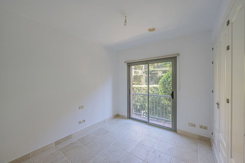 Middle Floor Apartment in Estepona, Costa del Sol – 2 beds – 420000 € - photo 15 of 38