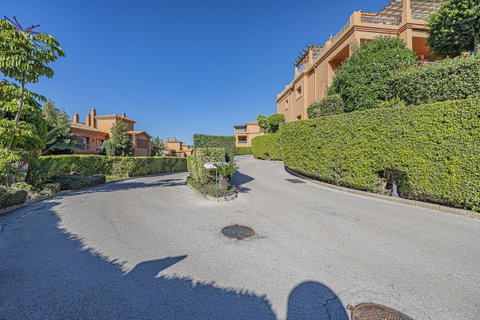 Middle Floor Apartment in Estepona, Costa del Sol – 2 beds – 420000 € - photo 18 of 38