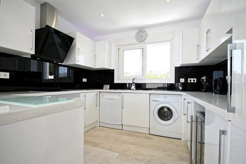 Detached Villa in Mijas, Costa del Sol – 4 beds – 995000 € - photo 11 of 22