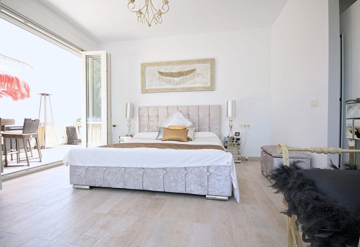 Detached Villa in Mijas, Costa del Sol – 4 beds – 995000 € - photo 13 of 22