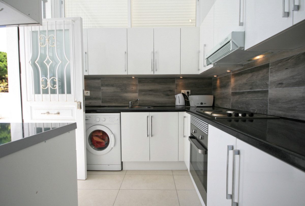 Detached Villa in Mijas, Costa del Sol – 4 beds – 995000 € - photo 17 of 22