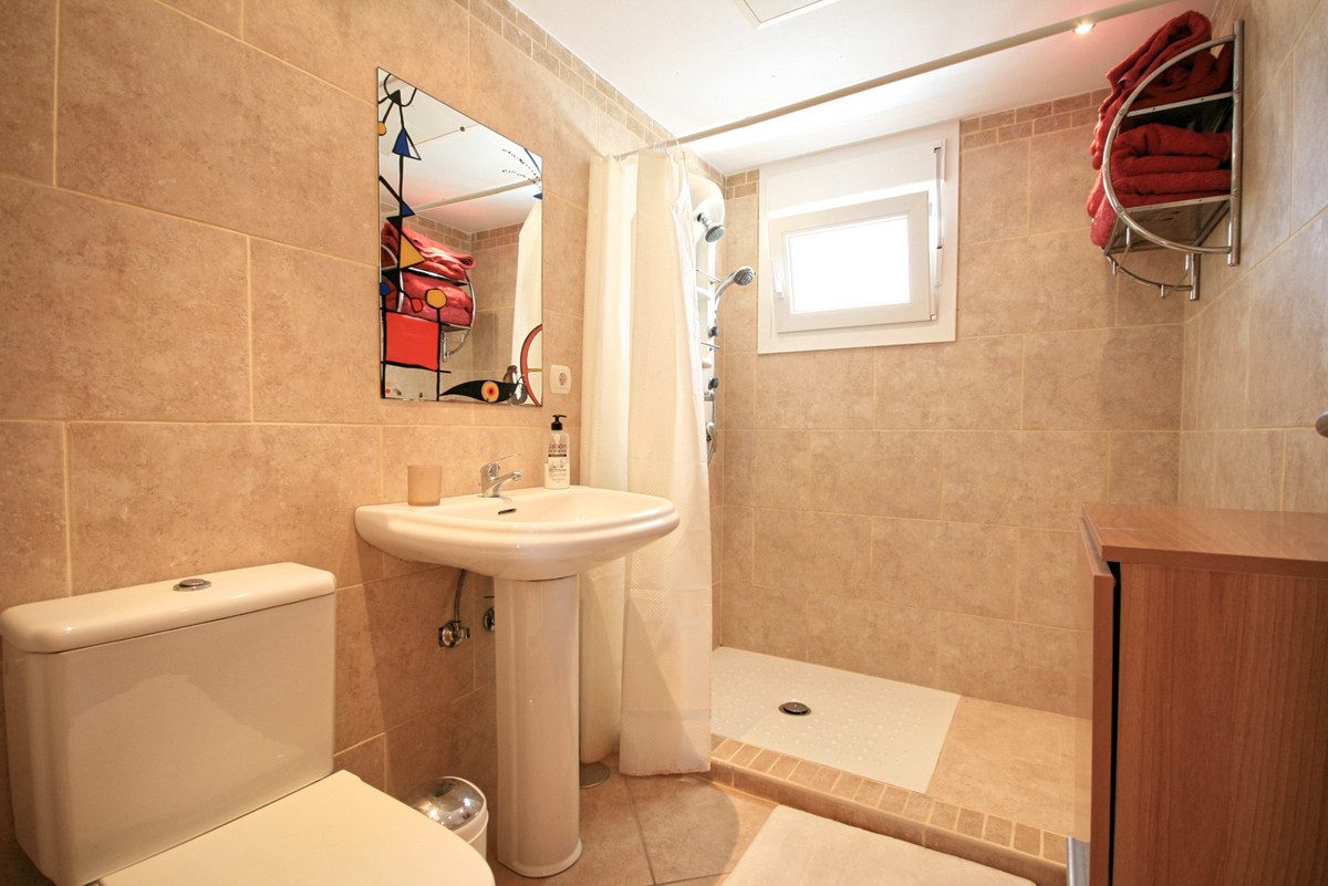 Detached Villa in Mijas, Costa del Sol – 4 beds – 995000 € - photo 19 of 22