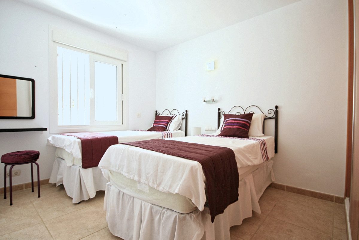 Detached Villa in Mijas, Costa del Sol – 4 beds – 995000 € - photo 20 of 22