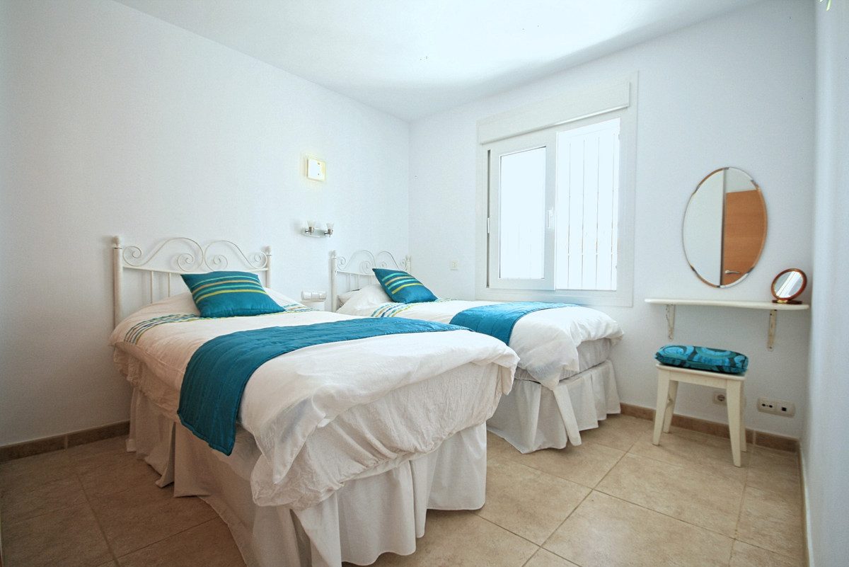 Detached Villa in Mijas, Costa del Sol – 4 beds – 995000 € - photo 21 of 22
