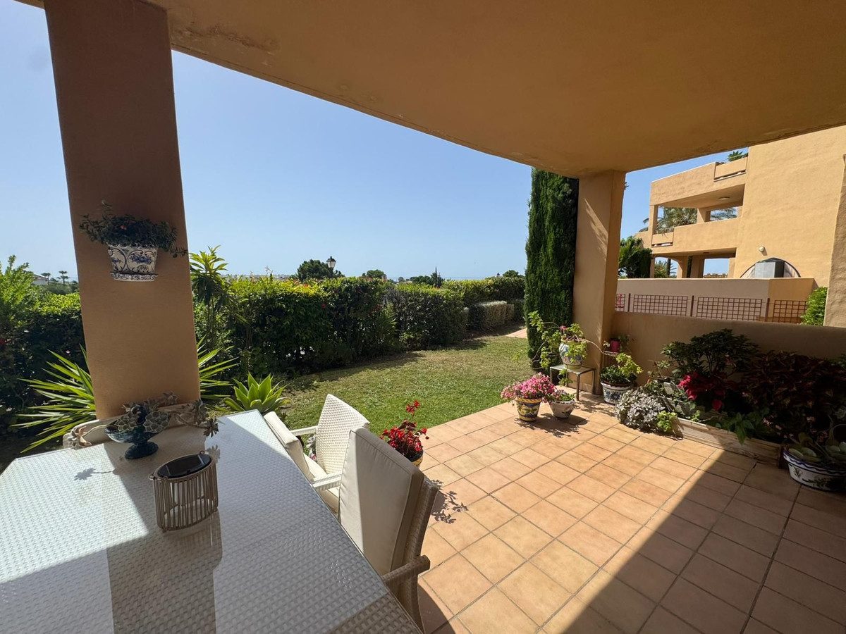 Ground Floor Apartment in Estepona, Costa del Sol – 2 beds – 350000 € - photo 5 of 28