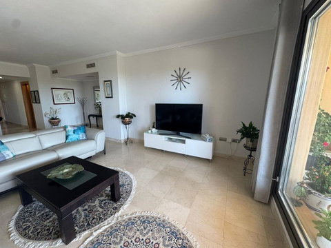 Ground Floor Apartment in Estepona, Costa del Sol – 2 beds – 350000 € - photo 8 of 28