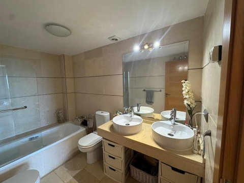 Ground Floor Apartment in Estepona, Costa del Sol – 2 beds – 350000 € - photo 11 of 28