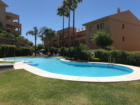 Ground Floor Apartment in Estepona, Costa del Sol – 2 beds – 350000 € - photo 15 of 28
