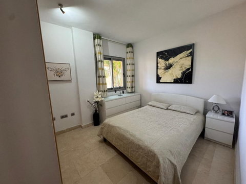 Ground Floor Apartment in Estepona, Costa del Sol – 2 beds – 350000 € - photo 19 of 28