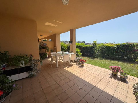 Ground Floor Apartment in Estepona, Costa del Sol – 2 beds – 350000 € - photo 20 of 28