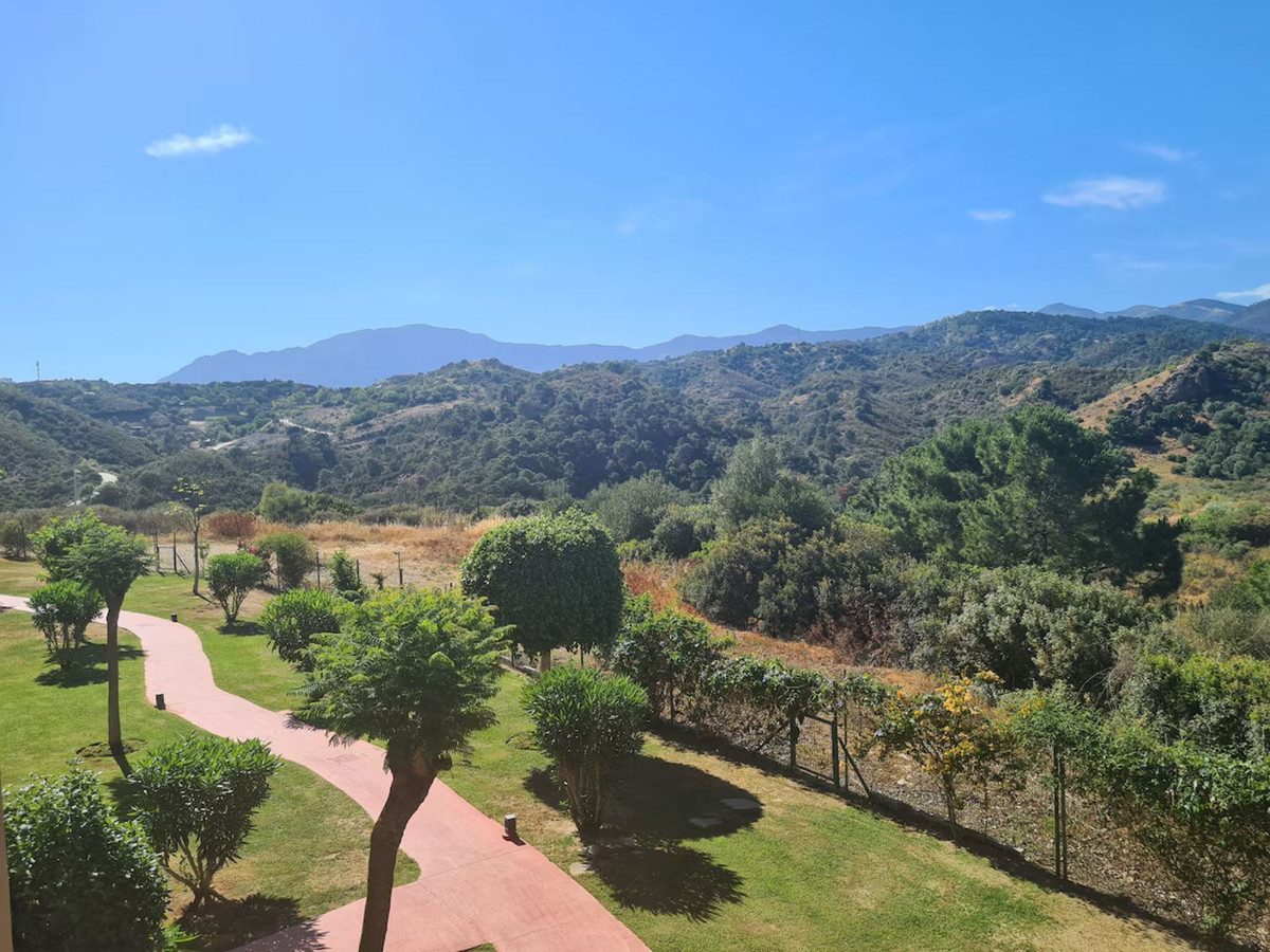 Ground Floor Apartment in Estepona, Costa del Sol – 2 beds – 350000 € - photo 21 of 28