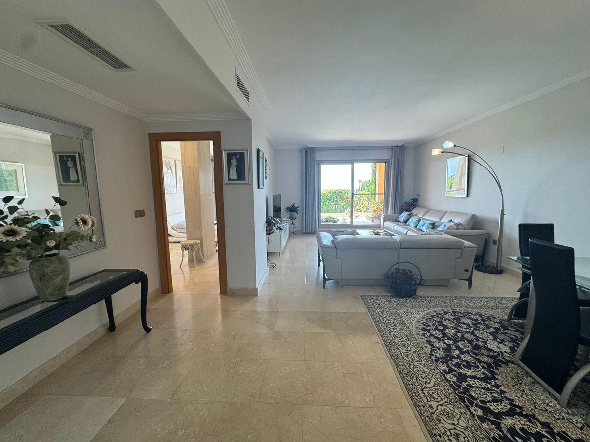 Ground Floor Apartment in Estepona, Costa del Sol – 2 beds – 350000 € - photo 24 of 28