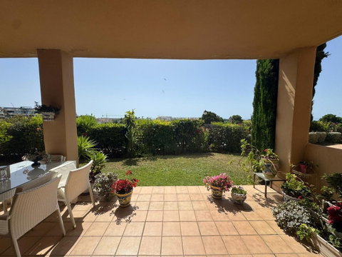Ground Floor Apartment in Estepona, Costa del Sol – 2 beds – 350000 € - photo 26 of 28