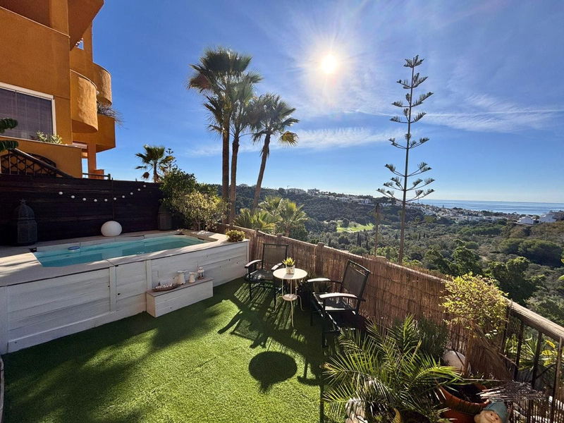 Ground Floor Apartment in Marbella, Costa del Sol – 2 beds – 382000 €