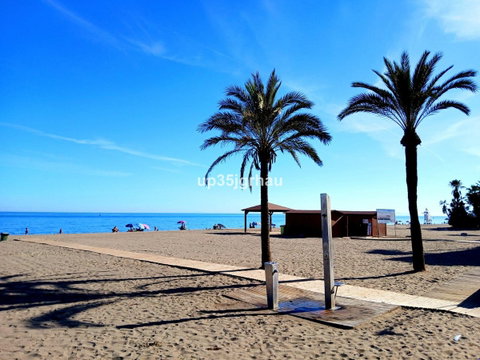Middle Floor Apartment in Estepona, Costa del Sol – 2 beds – 495000 € - photo 2 of 21