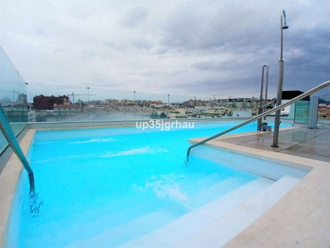 Middle Floor Apartment in Estepona, Costa del Sol – 2 beds – 495000 € - photo 5 of 21