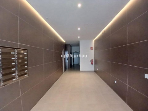 Middle Floor Apartment in Estepona, Costa del Sol – 2 beds – 495000 € - photo 11 of 21
