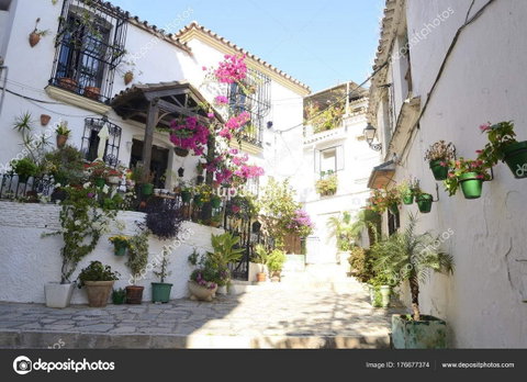 Middle Floor Apartment in Estepona, Costa del Sol – 2 beds – 495000 € - photo 17 of 21
