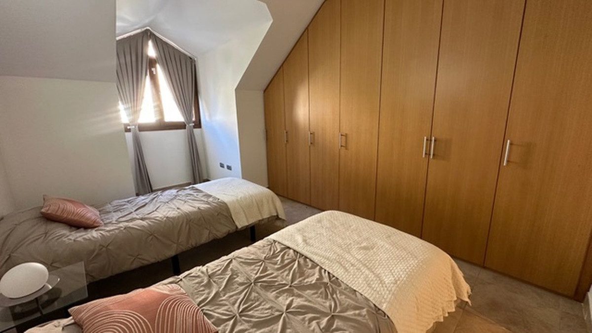 Penthouse Duplex in Fuengirola, Costa del Sol – 3 beds – 610000 € - photo 16 of 24