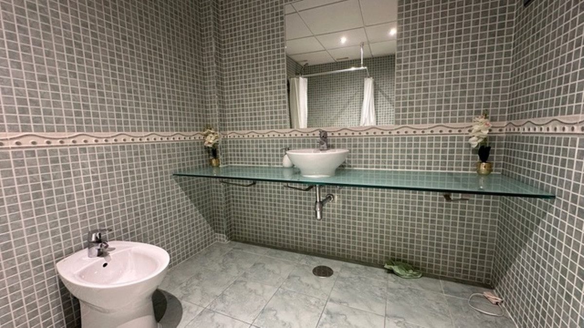 Penthouse Duplex in Fuengirola, Costa del Sol – 3 beds – 610000 € - photo 17 of 24