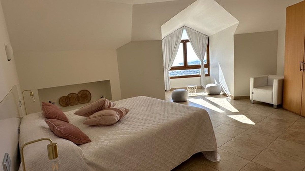 Penthouse Duplex in Fuengirola, Costa del Sol – 3 beds – 610000 € - photo 21 of 24