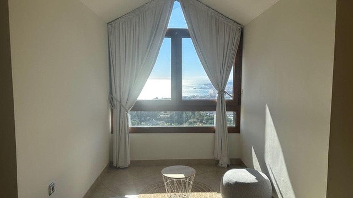 Penthouse Duplex in Fuengirola, Costa del Sol – 3 beds – 610000 € - photo 22 of 24