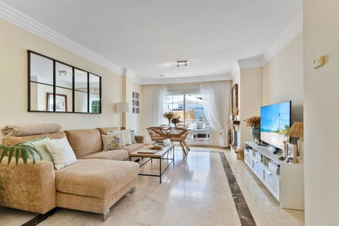Middle Floor Apartment in Marbella, Costa del Sol – 2 beds – 395000 € - photo 7 of 23