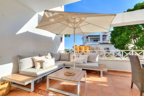 Middle Floor Apartment in Marbella, Costa del Sol – 2 beds – 395000 € - photo 18 of 23