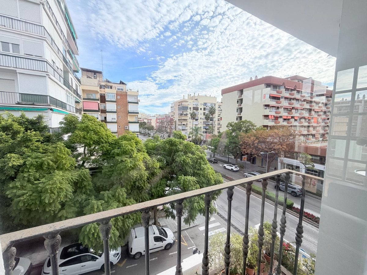 Middle Floor Apartment in Marbella, Costa del Sol – 3 beds – 595000 € - photo 1 of 34