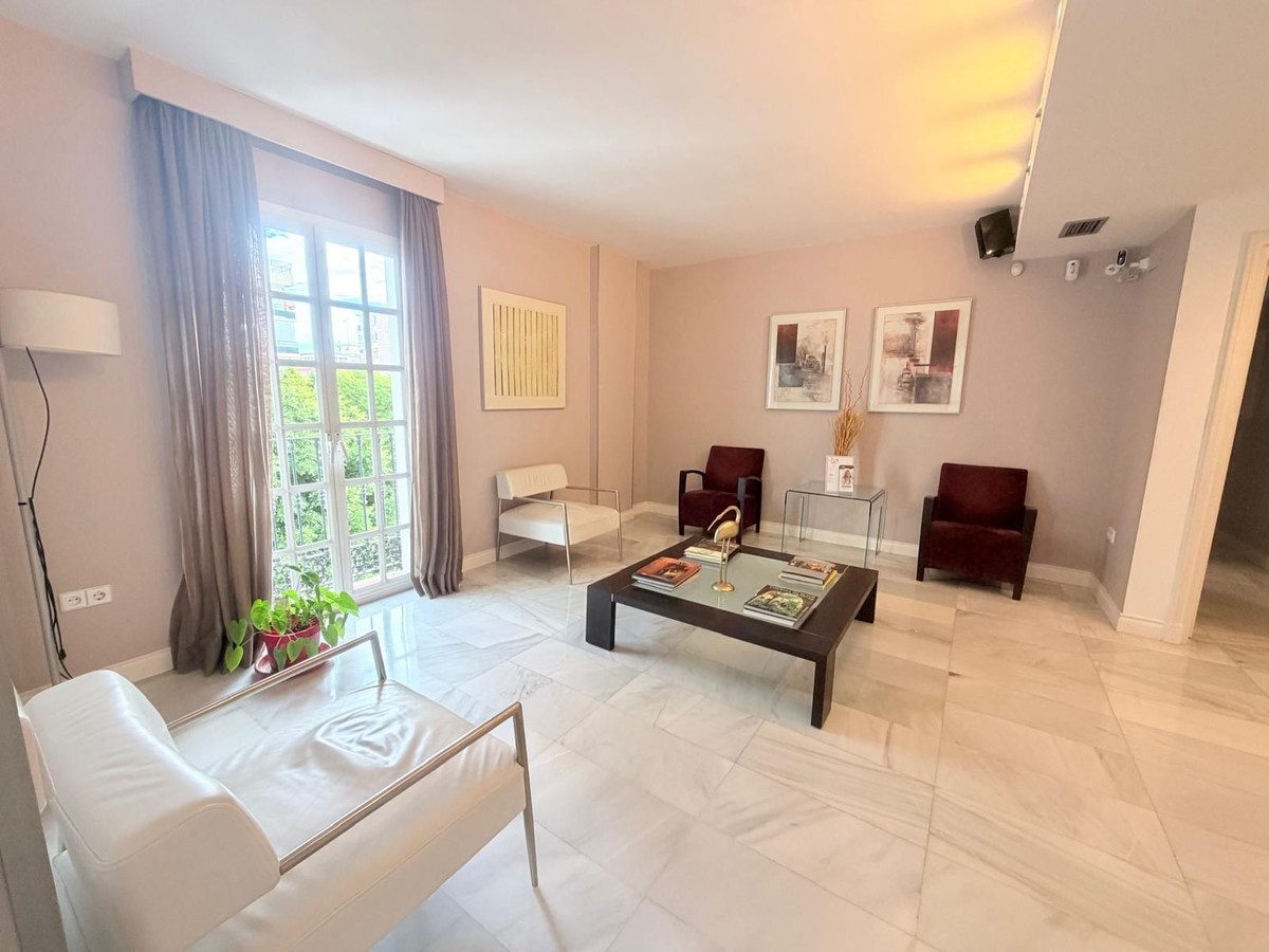Middle Floor Apartment in Marbella, Costa del Sol – 3 beds – 595000 € - photo 4 of 34