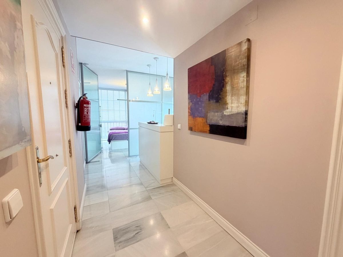 Middle Floor Apartment in Marbella, Costa del Sol – 3 beds – 595000 € - photo 8 of 34