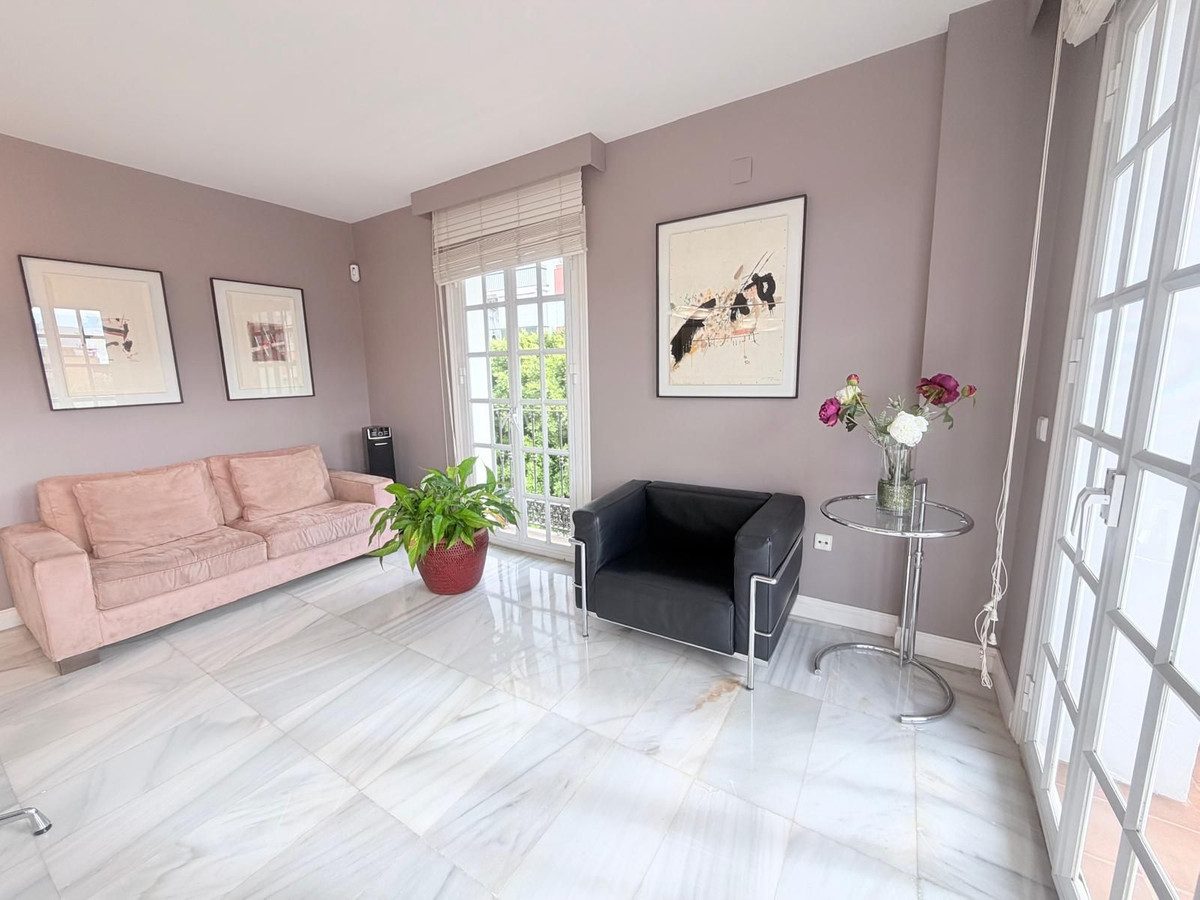 Middle Floor Apartment in Marbella, Costa del Sol – 3 beds – 595000 € - photo 23 of 34