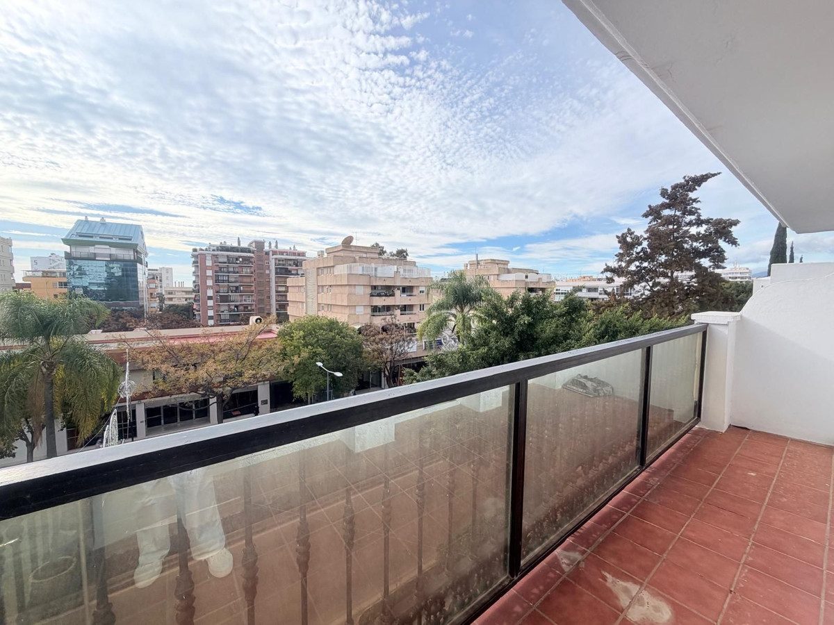 Middle Floor Apartment in Marbella, Costa del Sol – 3 beds – 595000 € - photo 30 of 34