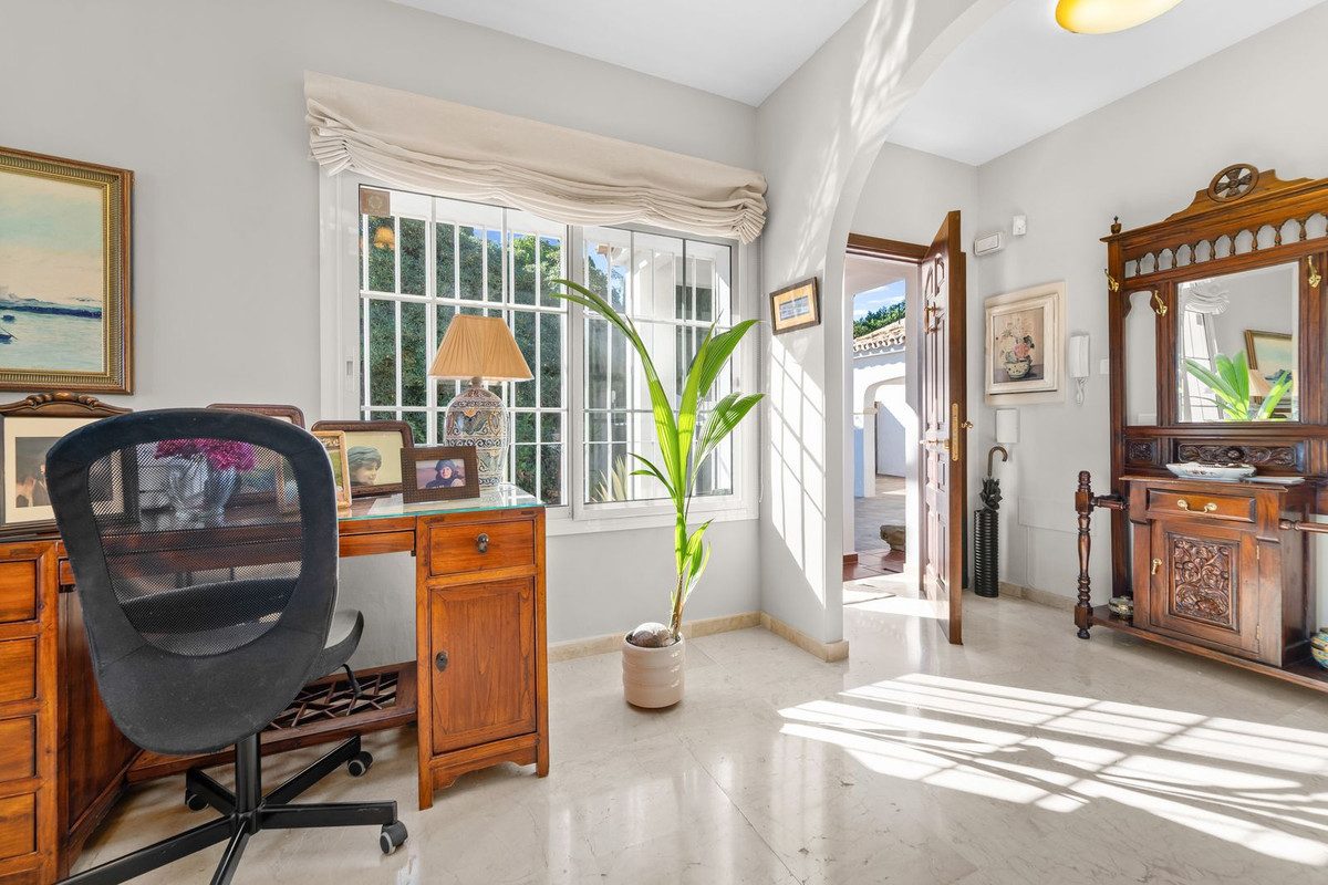 Detached Villa in Mijas, Costa del Sol – 4 beds – 975000 € - photo 10 of 40